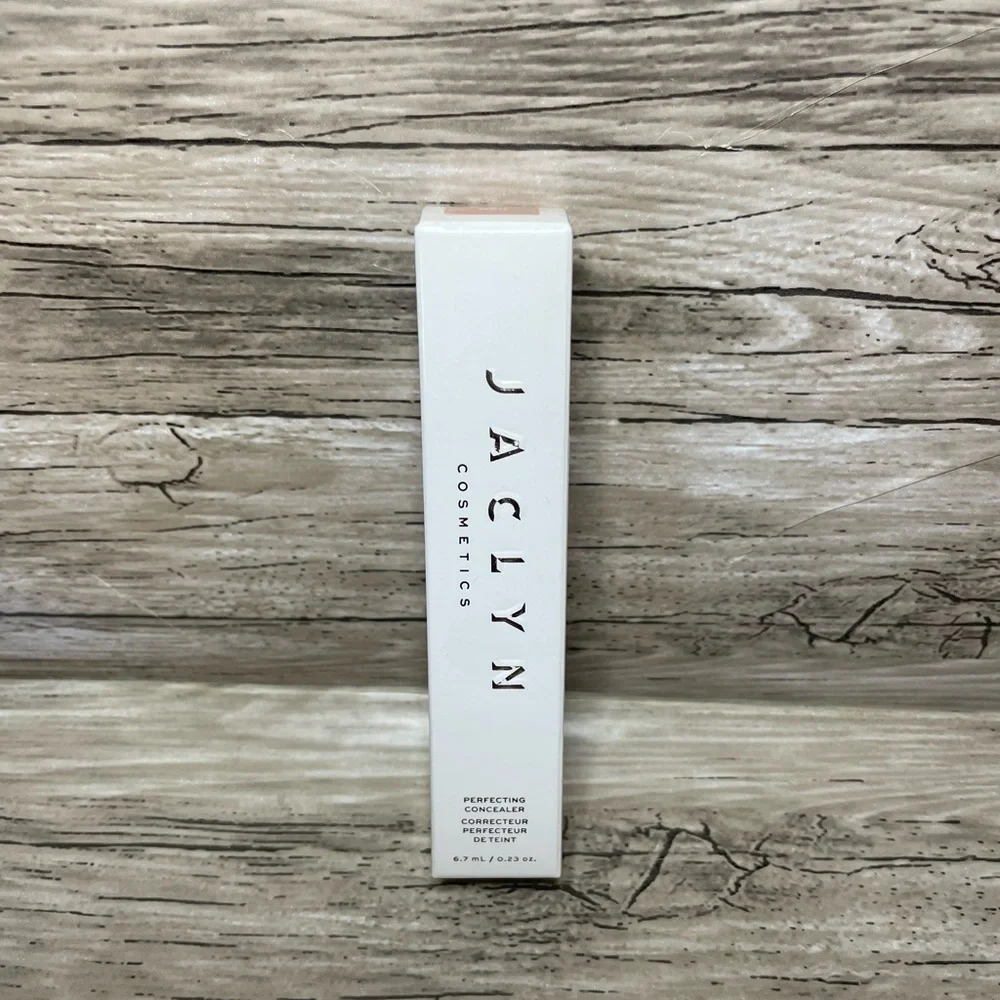 JACLYN COSMETICS Faux Filler‎ Perfecting Concealer - TAN RED new